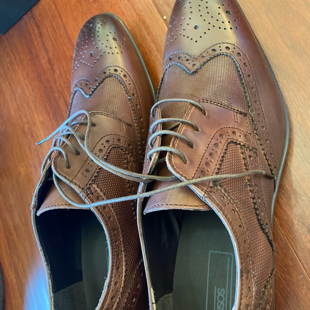 Men Shoe 9.5
